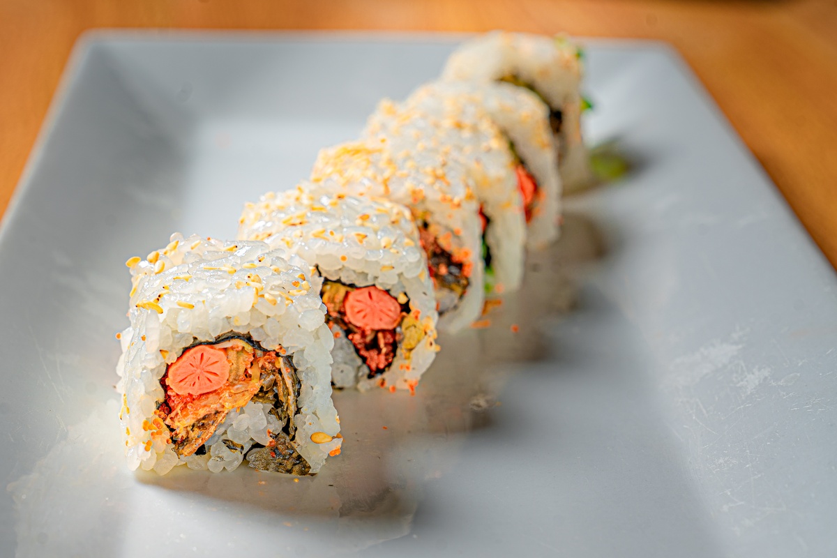 SALMON SKIN ROLL